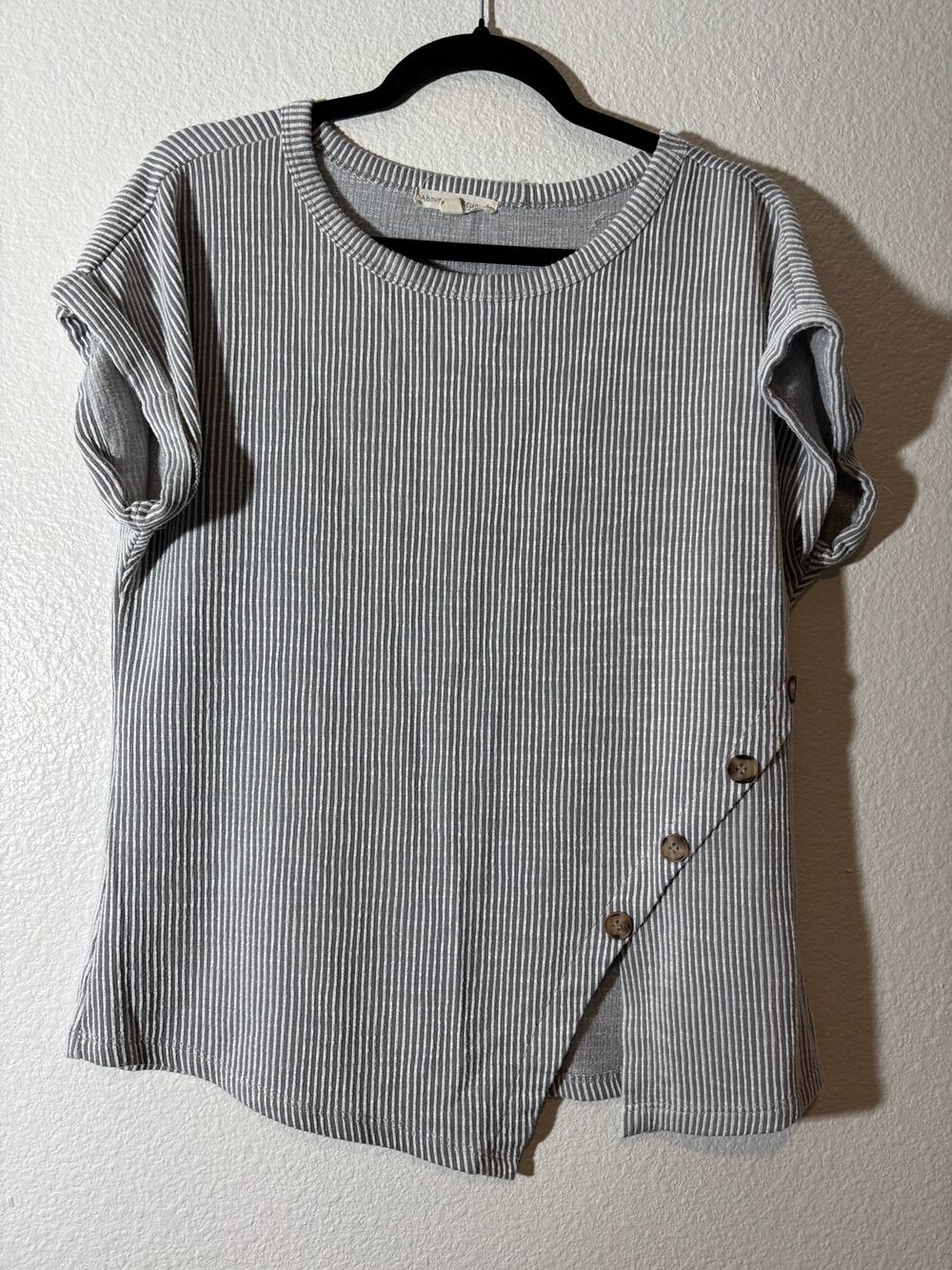 Above and Beyond Women's Size L Gray White Striped Button Detail Comfort Top